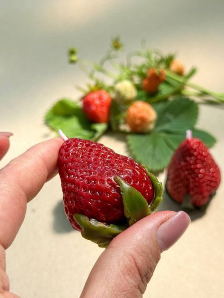🍓 Подарочный набор свечей &laquo;Клубничная страсть&raquo; 111376880 фото