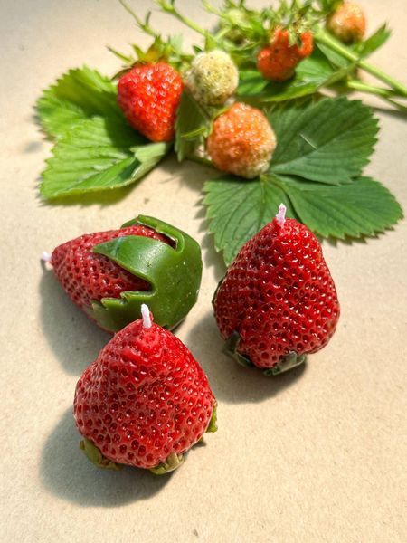 🍓 Подарочный набор свечей &laquo;Клубничная страсть&raquo; 111376880 фото