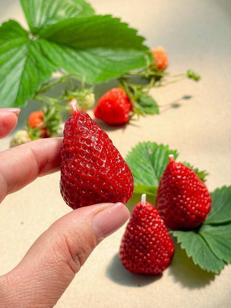 🍓 Набор из 3-х свечей &laquo;Клубничное наслаждение&raquo; 111377020 фото