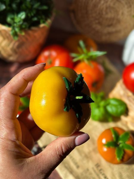 🍅 Свічка &laquo;Спілий томат&raquo; 1113766580_c1 фото