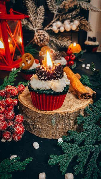 🌲 Свічка &laquo;Новорічний капкейк&raquo; 10493136 фото