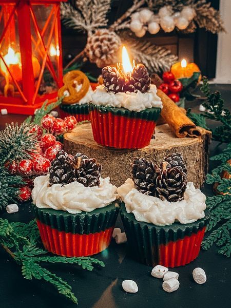 🌲 Свічка &laquo;Новорічний капкейк&raquo; 10493136 фото