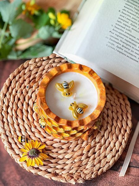 🐝 Свічка &laquo;Медові стільники&raquo; 111377000 фото