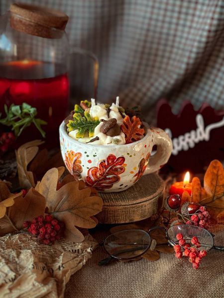 🍁 Свічка з лімітованої колекції &laquo;Cup of Autumn Magic&raquo; 111376706 фото
