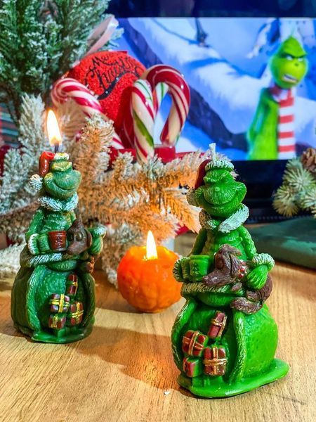 🎅 Свічка декоративна &laquo;Грінч і Макс&raquo; 11376523 фото