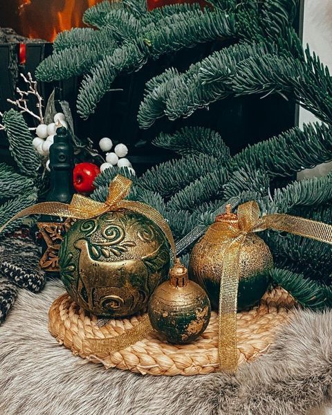 🌲 Набор из трех свечей &laquo;Новогодние украшения&raquo; 10654191 фото