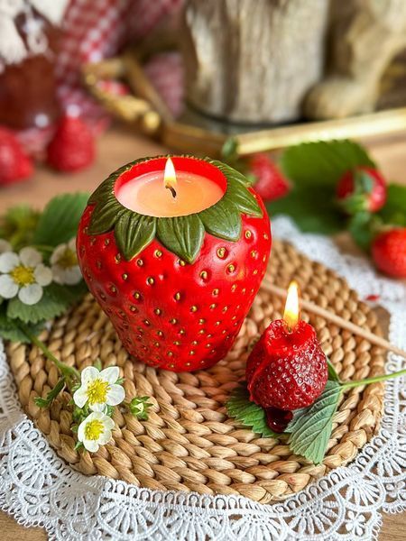 🍓 Набор из двух свечей &laquo;Клубничное лето&raquo; 111376996 фото