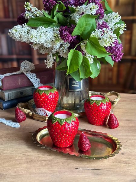 🍓 Набор из двух свечей &laquo;Клубничное лето&raquo; 111376996 фото